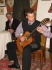 Nagy László gitározik